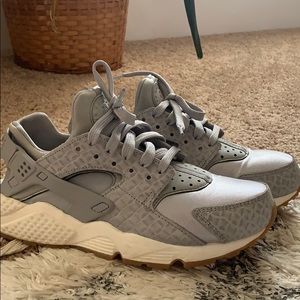 Silver Nike huaraches